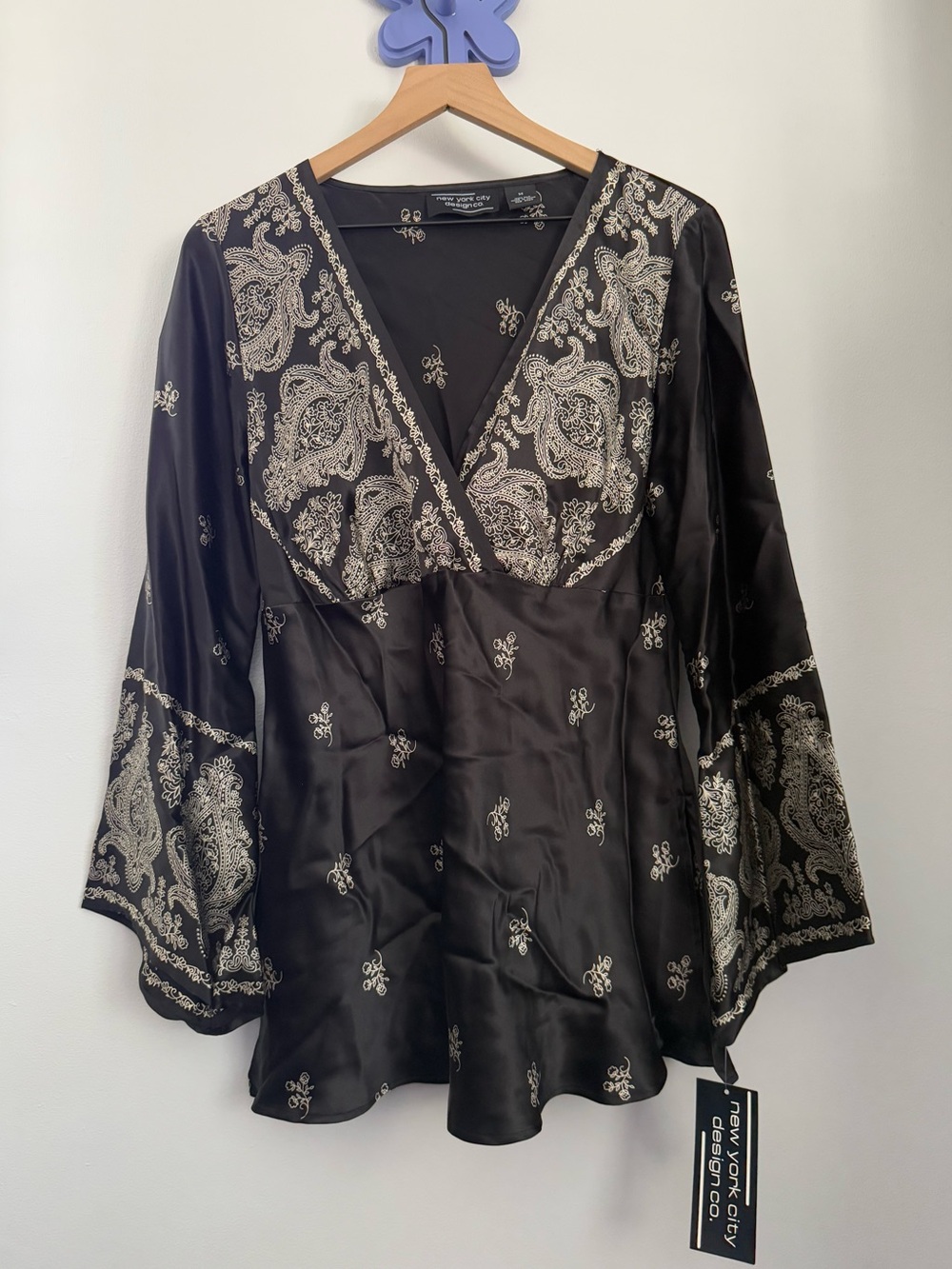 Y2K Medium NEW Silk Black V Neck Sleeve Blouse Flowy Relaxed Whimsigoth Paisley